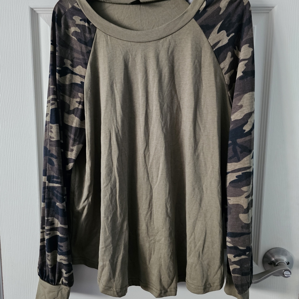 Women's Camouflage Sleeve Shirt
